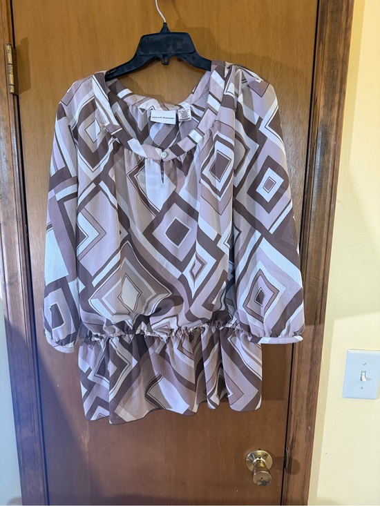 Alfred Dunner Tops - Alfred Dunner Brown & Cream Geometric Peplum Blouse